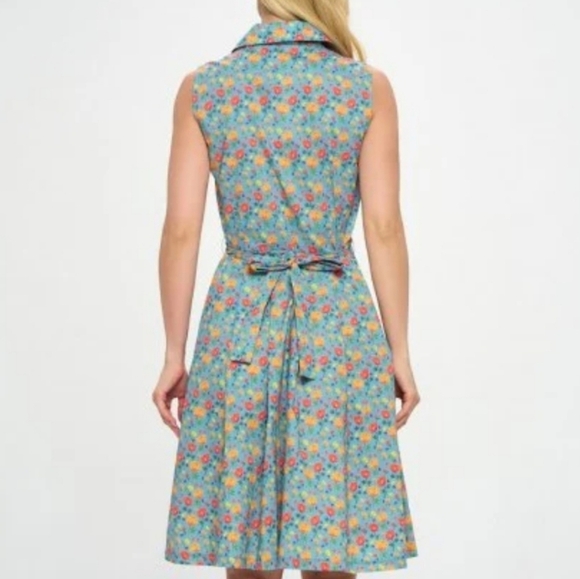 Chic Floral Button-Up Midi Dress - Picture 2 of 16